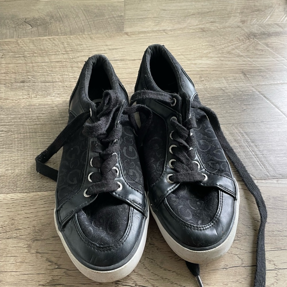 Guess tennis shoes